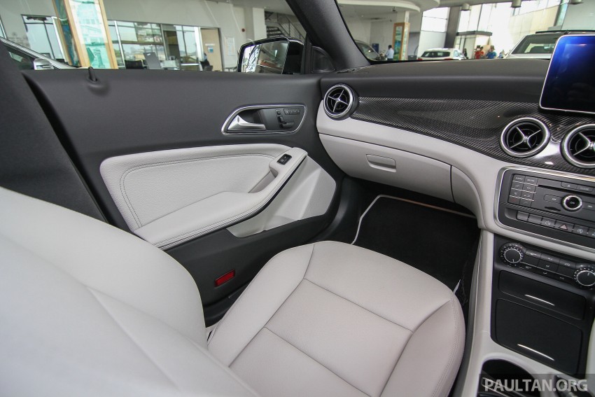 2015 Mercedes-Benz CLA 200 receives new steering wheel, carbon trim and larger screen; same price 361442