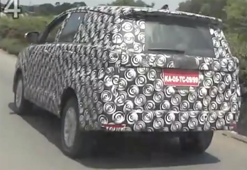 VIDEO: 2016 Toyota Innova spied on test in India 359988