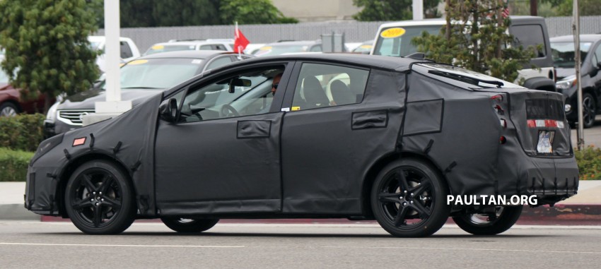 SPYSHOTS: 2016 Toyota Prius drops some more camo 357558
