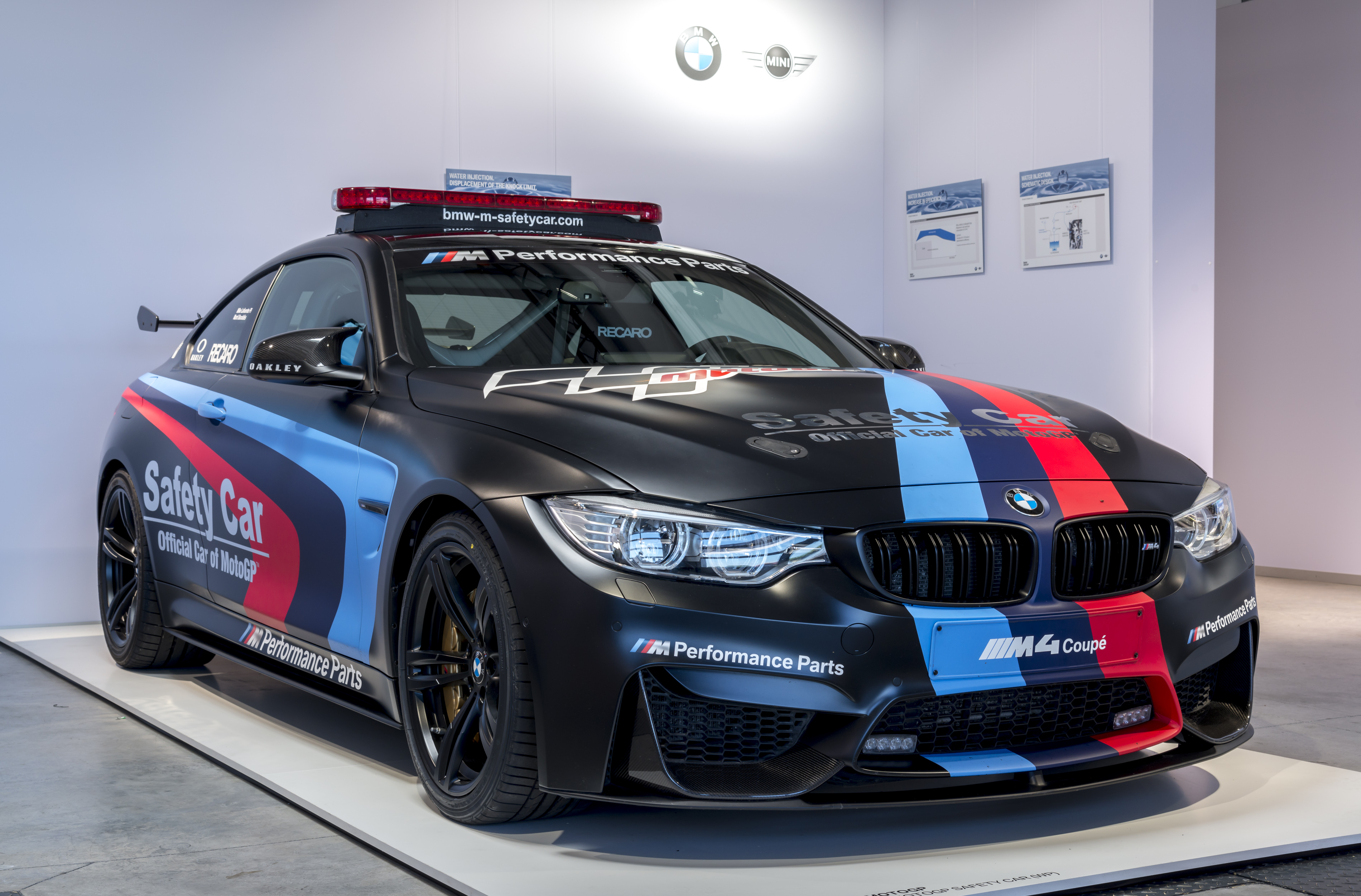 Купить bmw в германии. BMW m4 Safety car. BMW m4 Coupe DTM Safety car. BMW f60 Safety car. BMW Group.