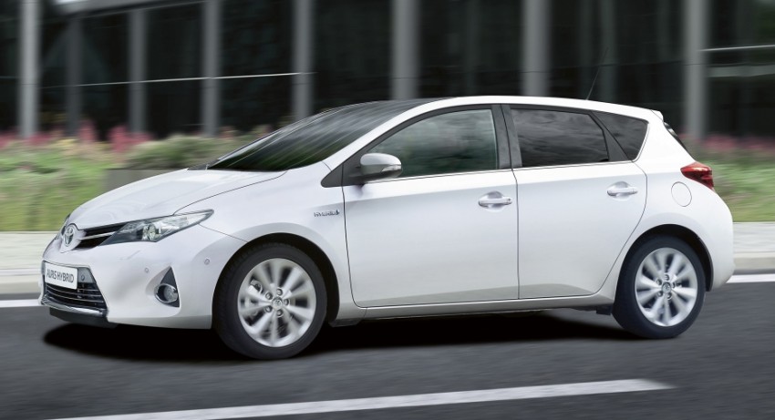 Toyota recalls 625,000 hybrids over software defect 359310