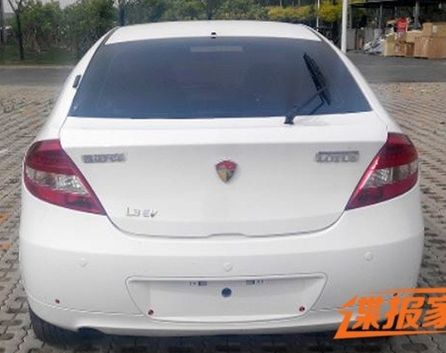 Youngman Lotus L3 electric vehicle revealed in China Image #360309