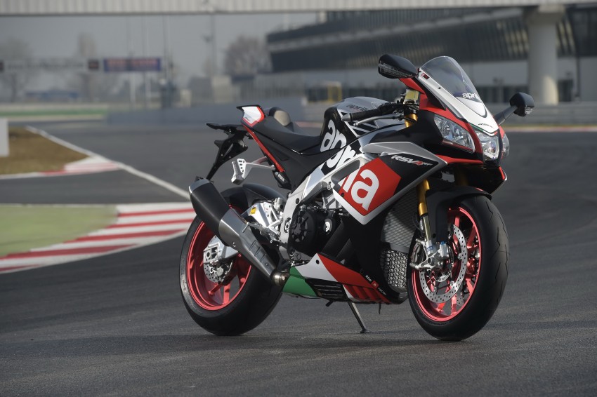 2016 Aprilia RSV4 RF Limited Edition, Tuono V4 1100 Factory Edition launched in Malaysia, from RM118k 364044
