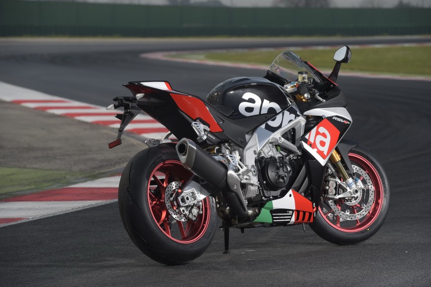 2016 Aprilia RSV4 RF Limited Edition, Tuono V4 1100 Factory Edition launched in Malaysia, from RM118k 364046