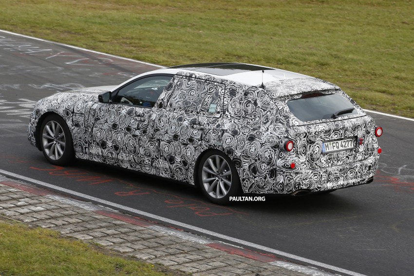SPIED: G31 BMW 5 Series Touring captured testing 393379
