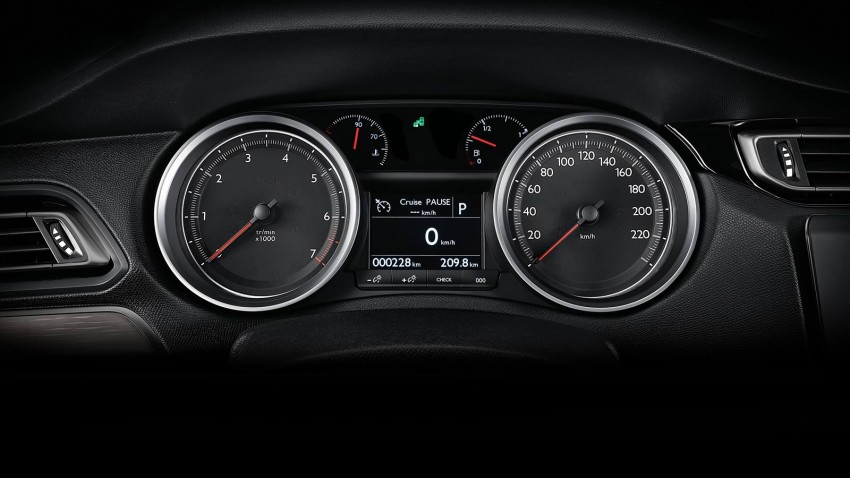 SPYSHOTS: New Peugeot 408 gets 308 i-cockpit dash 368194