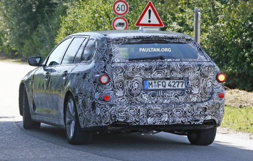 SPIED: G31 BMW 5 Series Touring captured testing 364468