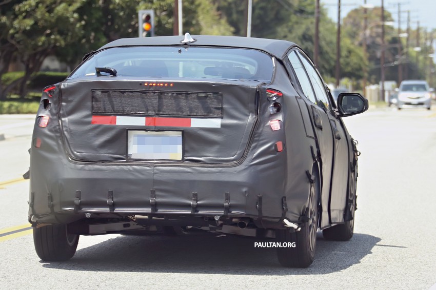 SPIED: 2016 Toyota Prius shows interior for first time! 367264