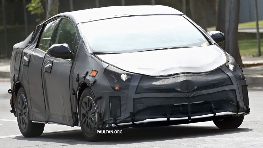 SPIED: 2016 Toyota Prius shows interior for first time! 367254