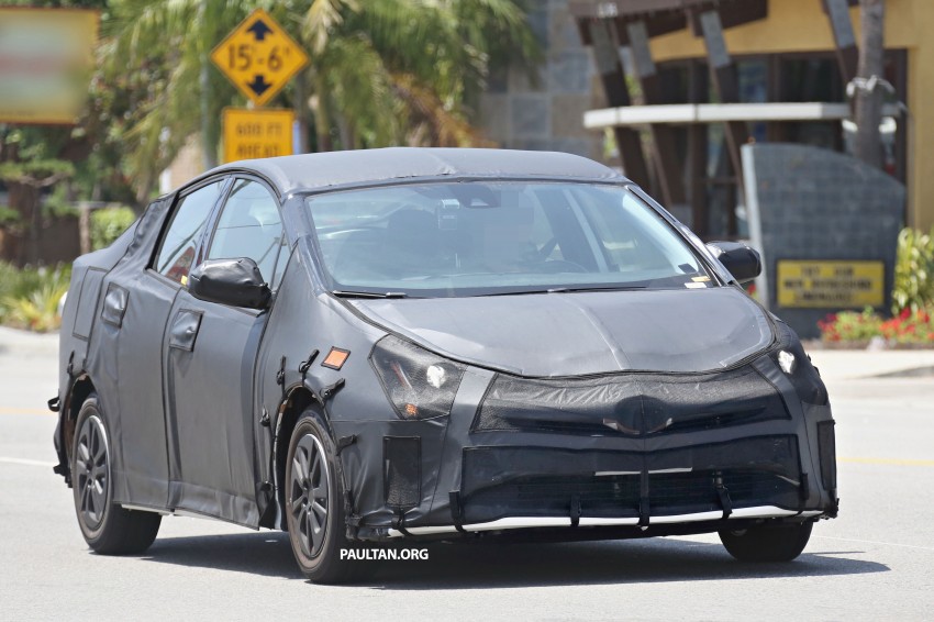 SPIED: 2016 Toyota Prius shows interior for first time! 367251