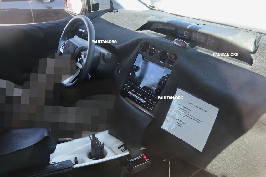 SPIED: 2016 Toyota Prius shows interior for first time! 367267