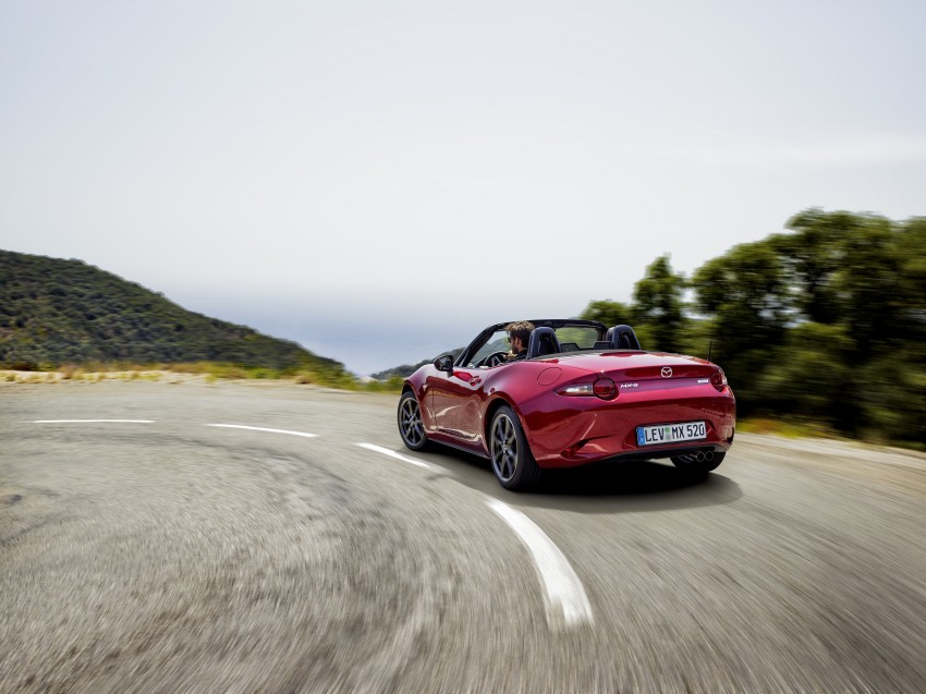 MEGA GALLERY: Mazda MX-5 in Europe, plus e-mag 370710