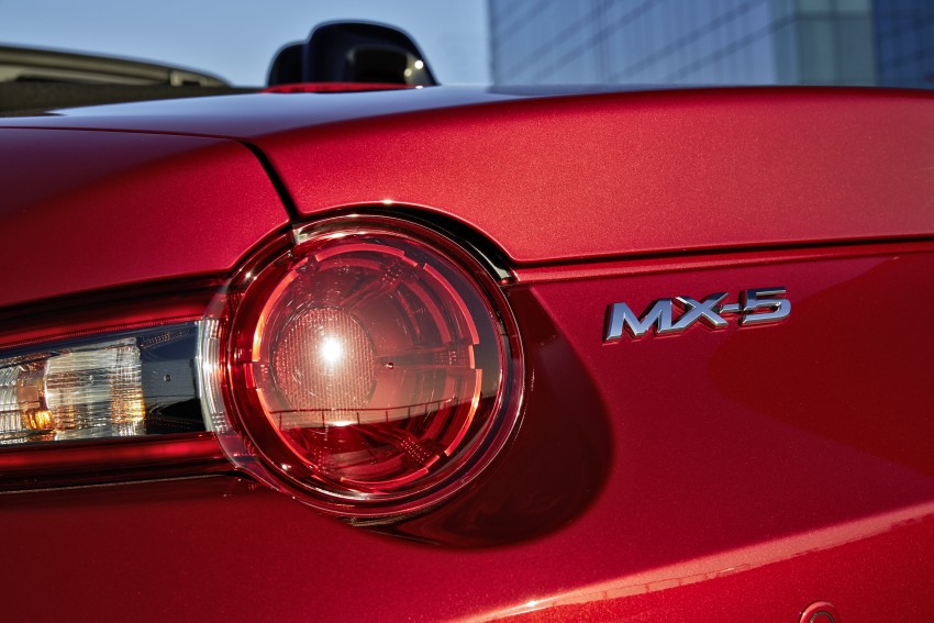 MEGA GALLERY: Mazda MX-5 in Europe, plus e-mag 370646