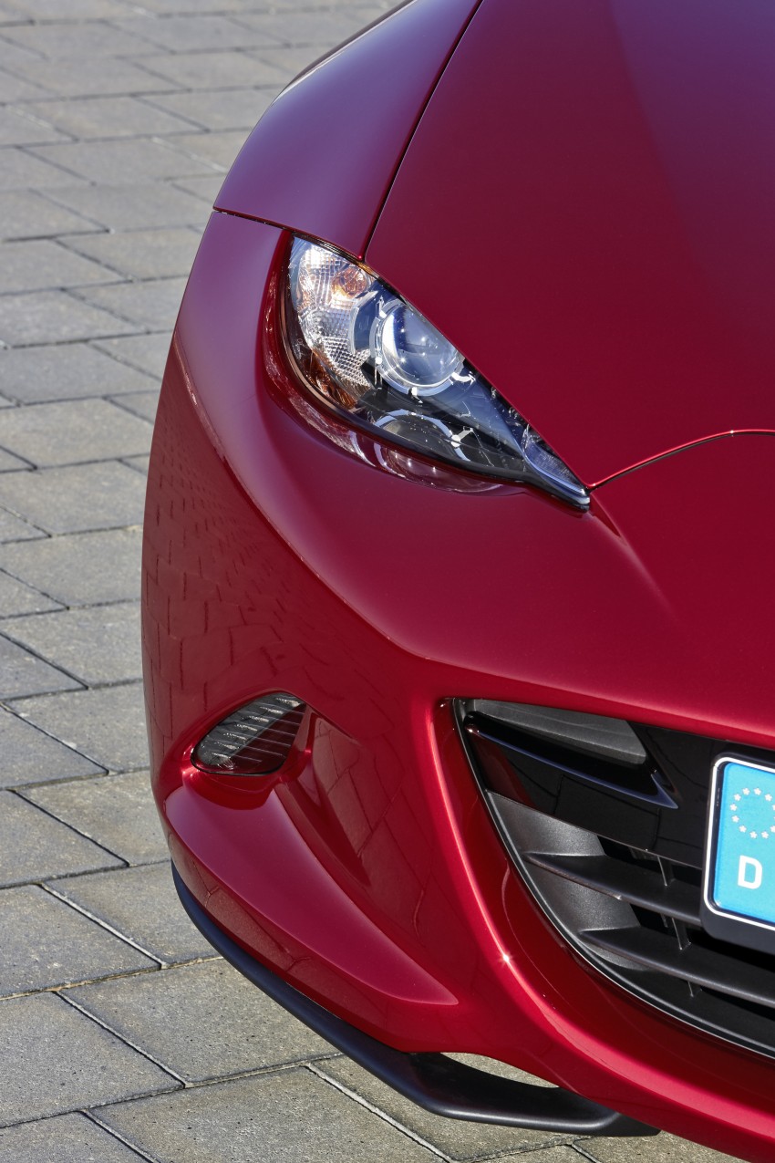 MEGA GALLERY: Mazda MX-5 in Europe, plus e-mag 370637