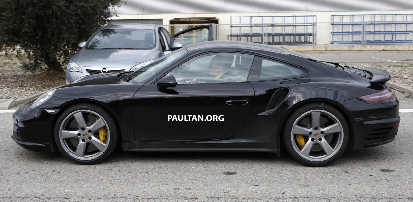 SPIED: Porsche 911 facelift entire range photographed 365937