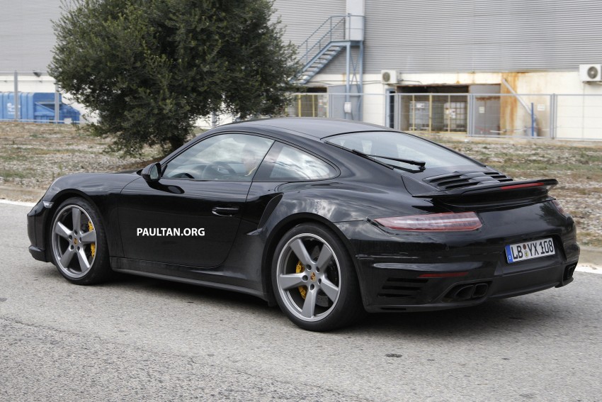 SPIED: Porsche 911 facelift entire range photographed 365938