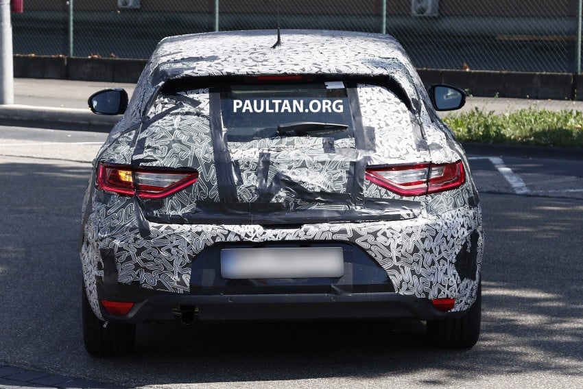 SPIED: 2016 Renault Megane gets new family face 370107