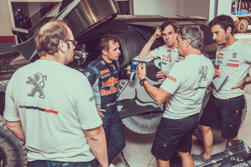 Sebastien Loeb joins 2016 Dakar Rally with Peugeot 385858
