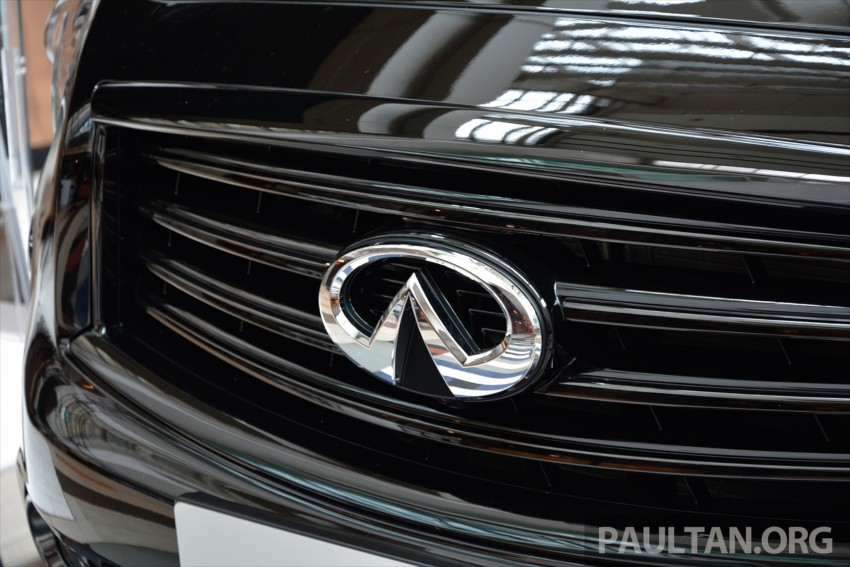 2016 Infiniti QX70S – dark look, purple stitch, cheaper 375753