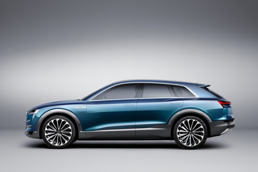 Frankfurt 2015: Audi e-tron quattro concept unveiled 379186