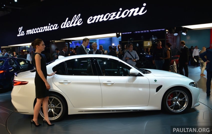 Frankfurt 2015: Alfa Romeo Giulia Quadrifoglio makes first public appearance – full look of the interior! 381108