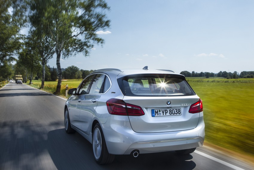 F45 BMW 225xe Active Tourer Plug-in Hybrid debuts 374834