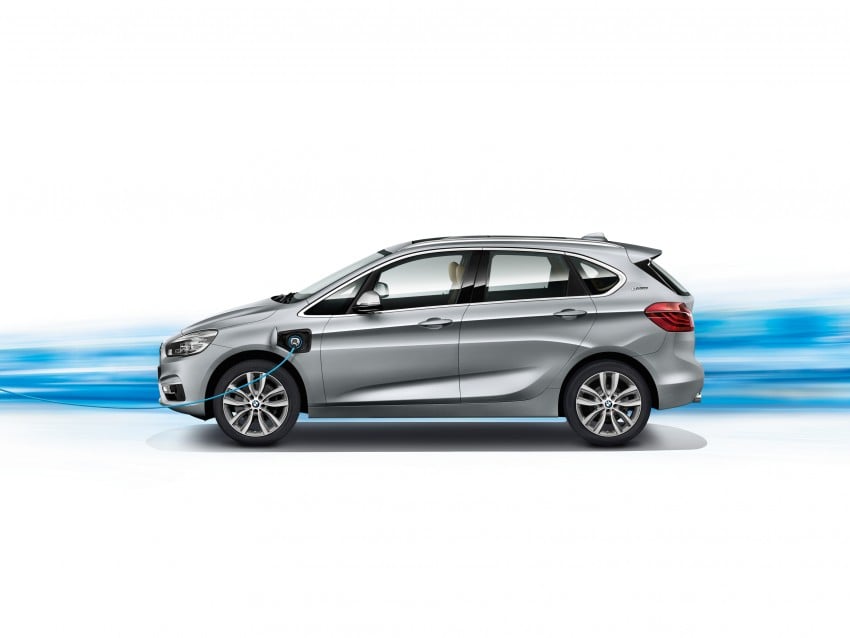F45 BMW 225xe Active Tourer Plug-in Hybrid debuts 374822