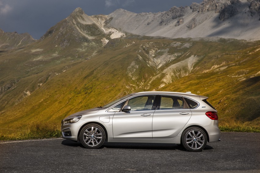 F45 BMW 225xe Active Tourer Plug-in Hybrid debuts 374855