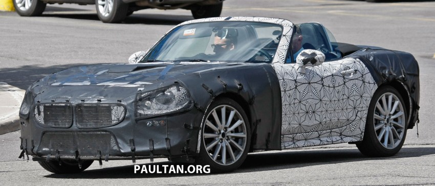 SPYSHOTS: Fiat 124 Spider caught with its top down 384907