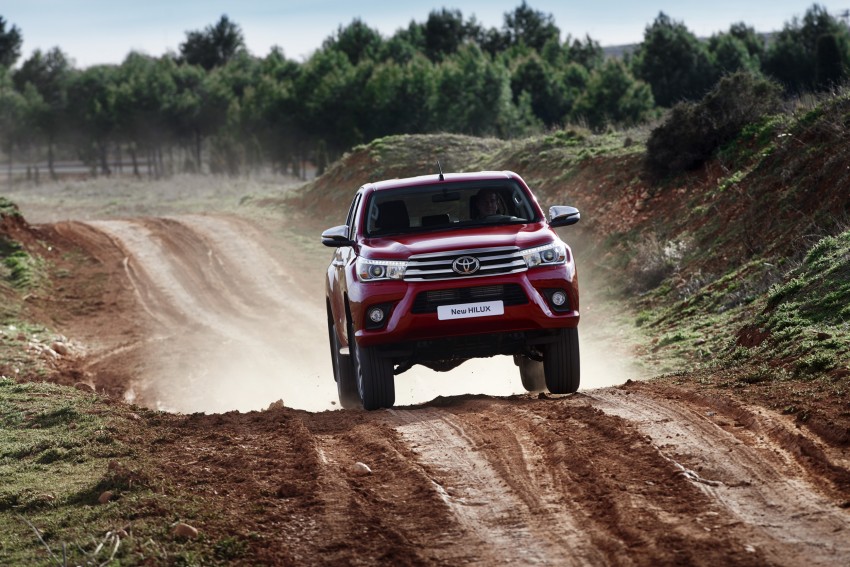 2016 Toyota Hilux – European-specification detailed 382514