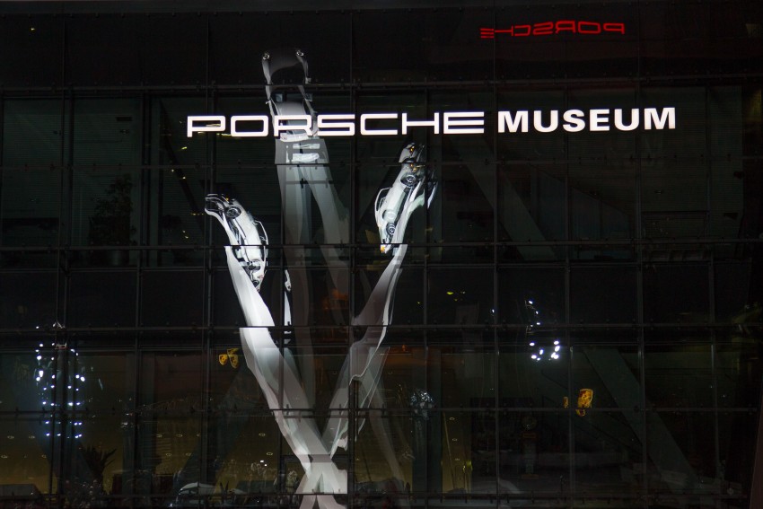 Porsche celebrates iconic 911 by putting it up high 374606