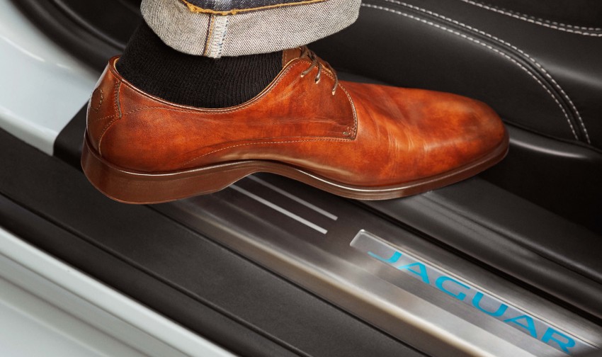 Jaguar and Oliver Sweeney co-develop driving shoes 385105