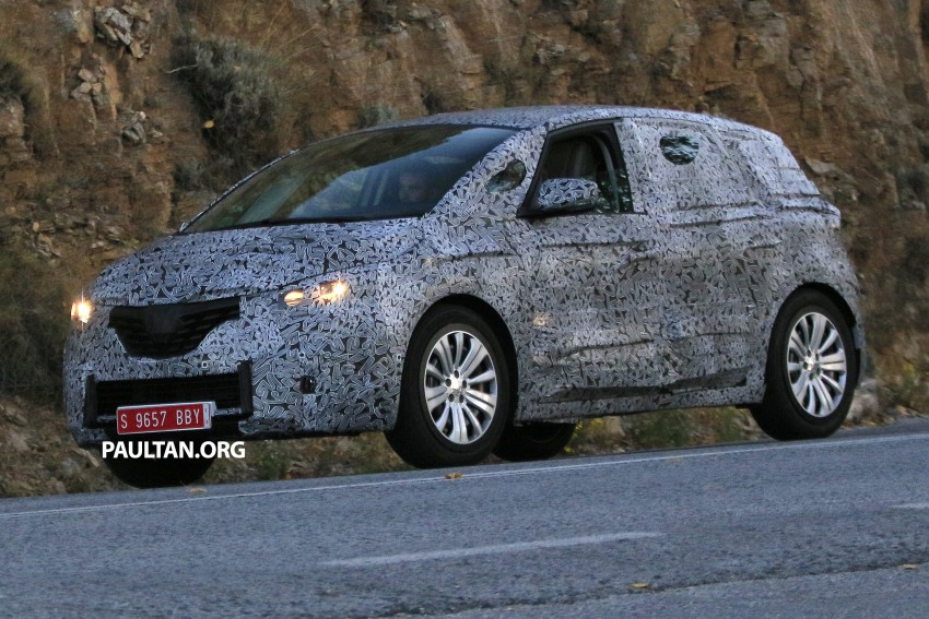 SPIED: 2016 Renault Scenic with heavy camouflage 383361