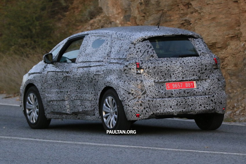 SPIED: 2016 Renault Scenic with heavy camouflage 383355