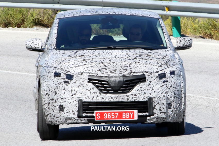 SPIED: 2016 Renault Scenic with heavy camouflage 383009