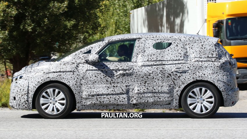 SPIED: 2016 Renault Scenic with heavy camouflage 383014