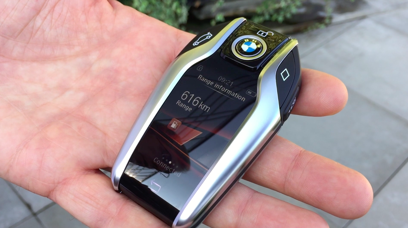 VIDEO: G11 BMW 7 Series - a look at the fancy BMW Display Key