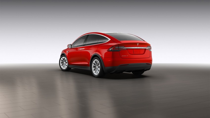 Tesla Model X – first pictures of production model out; has seven seats, is expensive, but ludicrously fast 374346
