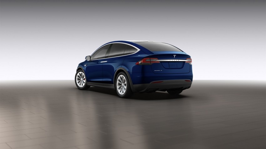 Tesla Model X – first pictures of production model out; has seven seats, is expensive, but ludicrously fast 374348