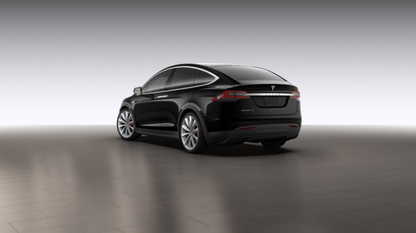 Tesla Model X – first pictures of production model out; has seven seats, is expensive, but ludicrously fast 374334