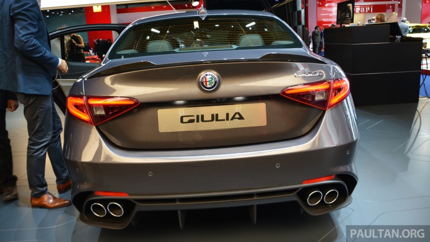 Frankfurt 2015: Alfa Romeo Giulia Quadrifoglio makes first public appearance – full look of the interior! 380372