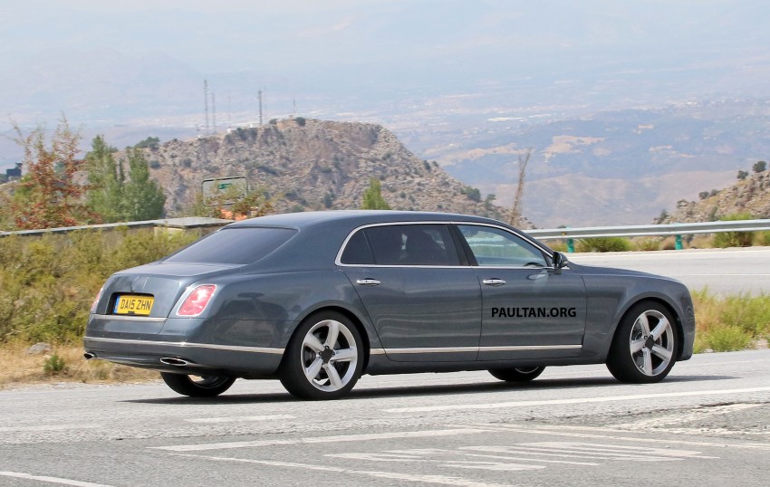 SPIED: Bentley Mulsanne facelift, LWB model captured 381764