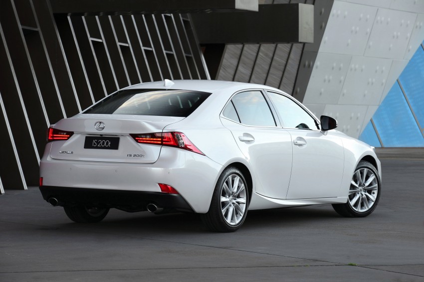 Lexus IS 200t specs listed on Lexus Malaysia’s site 383041