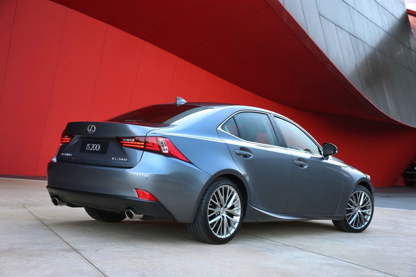 Lexus IS 200t specs listed on Lexus Malaysia’s site 383062