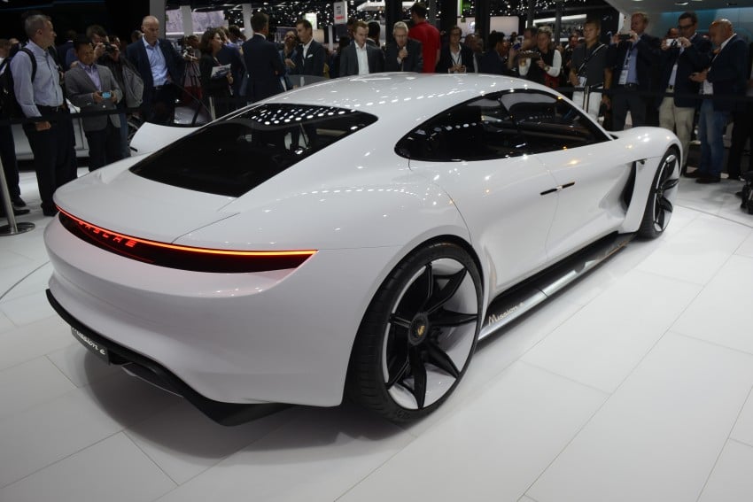 Frankfurt 2015: Porsche Mission E Concept revealed 381241