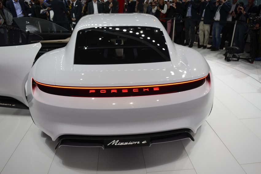 Frankfurt 2015: Porsche Mission E Concept revealed 381242
