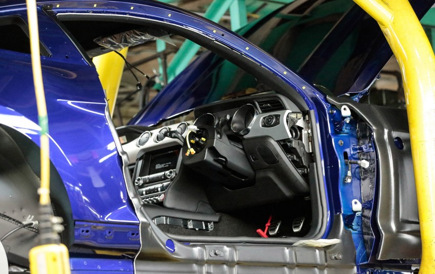 Ford Mustang – right-hand drive production begins 377676