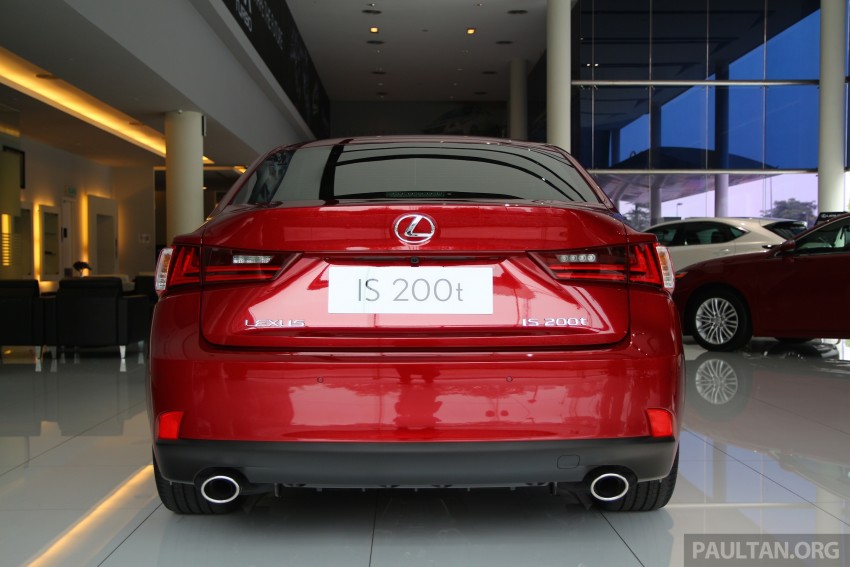 GALLERY: Lexus IS 200t Luxury spec in showroom 388860