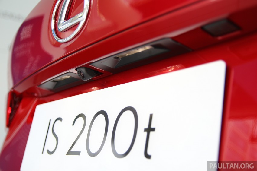 GALLERY: Lexus IS 200t Luxury spec in showroom 388911