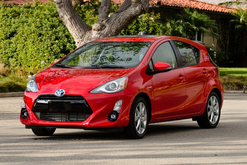 2016 Toyota Prius c gets Safety Sense, special edition 393667